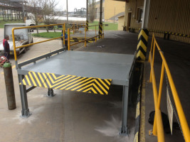 Klapy najazdowe stalowe 1