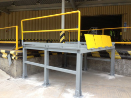 Klapy najazdowe stalowe 2